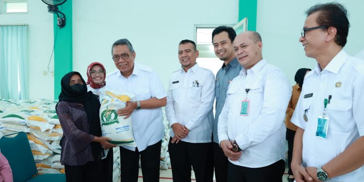 Berikan Bantuan Pangan, Benyamin: Akan Ada 22.469 KK yang Terima Secara Bertahap