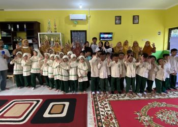 Komunitas GUA Edukasi Praktik Guna Ulang kepada Murid TK di Bambu Apus Pamulang