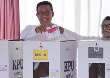 Tunaikan Hak Pilih di TPS 60 Lebak Bulus, Anies Ungkap Harapan Ini