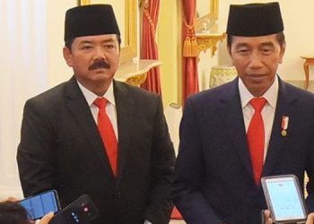 Hadi Tjahjanto Resmi Jabat Menko Polhukam, Jokowi Tak Lupa Beri Pesan