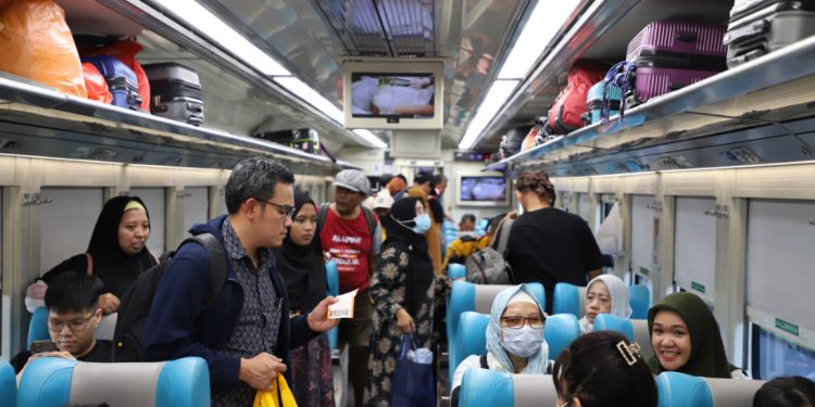 Pemesanan Tiket KAI Lebaran H-3, Diserbu Masyarakat Untuk Mudik