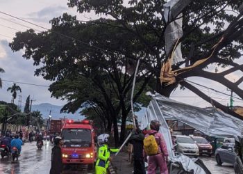 Angin Puting Beliung di Kabupaten Bandung Sebabkan 493 Rumah Rusak
