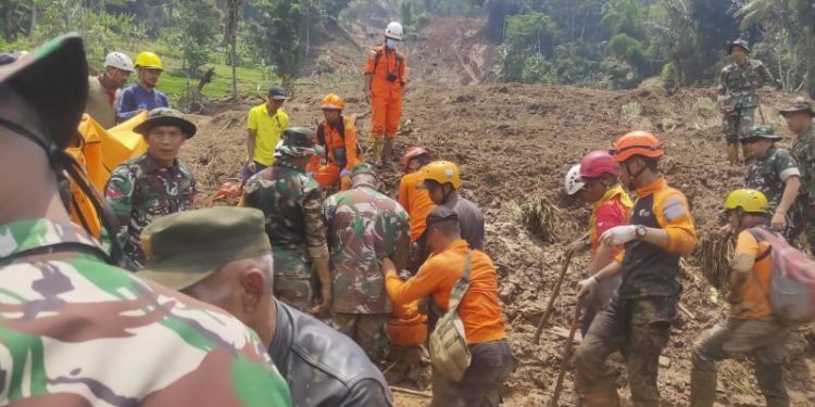 Update Longsor Cipongkor Bandung:  Tim SAR Temukan Tiga Jasad Korban