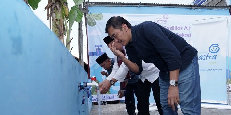 Peringati Hari Air Sedunia, Asuransi Astra Bangun dan Resmikan Sarana Air Bersih di Desa Muarabakti, Bekasi