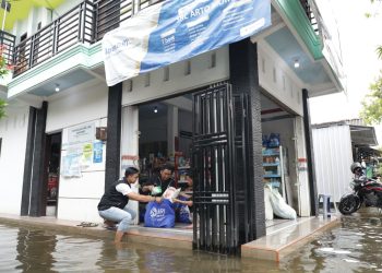 Tanggap Bencana Banjir, BRI Peduli Salurkan Bantuan Bagi Warga Terdampak di Demak