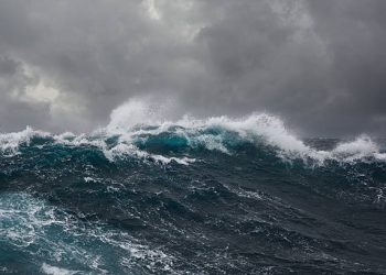 Air Laut Menghangat, Waspada Potensi Badai Mematikan