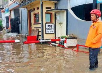 Tangsel Banjir, Ratusan KK di Tiga Perumahan Terdampak