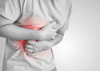 Berbaring, Cara Manjur Kurangi Asam Lambung tanpa Membatalkan Puasa