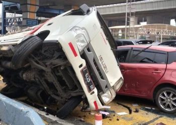 Diduga Sopir Truk Ugal-ugalan jadi Penyebab Kecelakaan Beruntun di Tol Halim