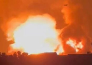 Gudang Armed Kebakaran, Damkar Belum Berani Padamkan Api karena Masih Banyak Ledakan