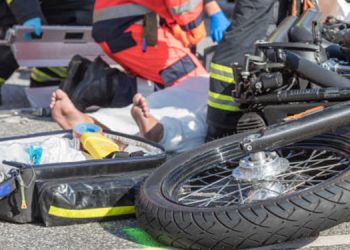 Diduga Gagal Nyalip, Pengendara Motor Tewas Terlindas Truk di Pondok Aren