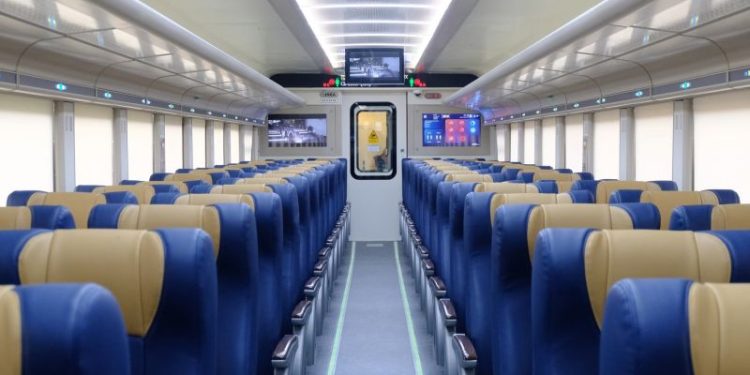 Kereta Ekonomi New Generation Produksi PT INKA Resmi Dioperasikan