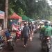 Berburu Takjil, Warga Padati Jalan Kencana Loka BSD