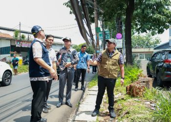 Pemkot Tangsel Mulai Rapikan Kabel-kabel yang Menjuntai di Lima Ruas Jalan