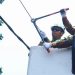 Pemkot Tangsel Putus Paksa Kabel Optik yang Terpasang Semrawut dan Tak Berizin