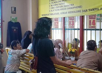 Petugas Jaga Ketat Kunjungan Besuk Tahanan di Rutan Polres Tangsel
