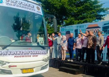 Benyamin Lepas Ratusan Peserta Mudik Gratis Pemkot Tangsel