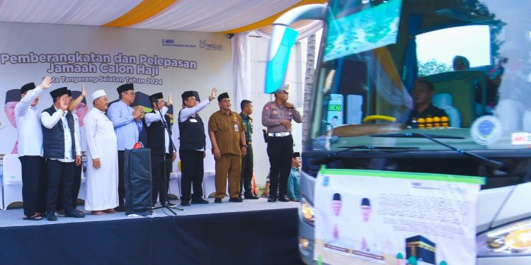 Benyamin Davnie Lepas Keberangkatan Kloter Kedua Calon Jamaah Haji Asal Tangsel