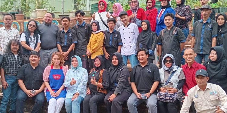 Main ke Tangsel, Inul Daratista Rekomendasikan Waroeng Lengkong Jadi Tempat Nongkrong Asyik