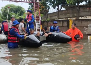 Hujan Deras dan Rob Rendam Puluhan RT di Jakarta pada Sabtu Pagi