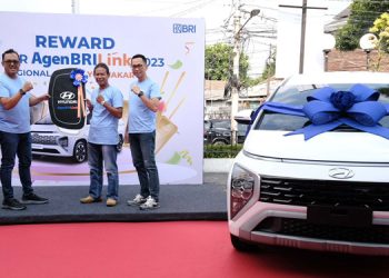 BRI Bagikan Mobil untuk AgenBRILink Berprestasi di Yogyakarta