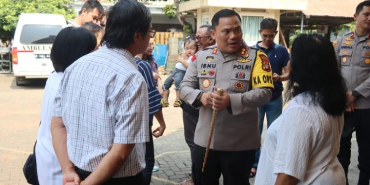 Kapolres Tangsel Pantau Kegiatan Ibadah di Gereja Katolik St Monika