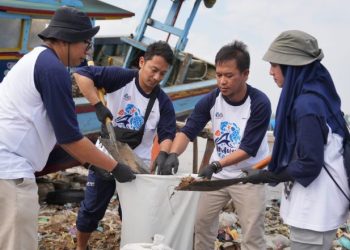 pgn bersih bersih pantai