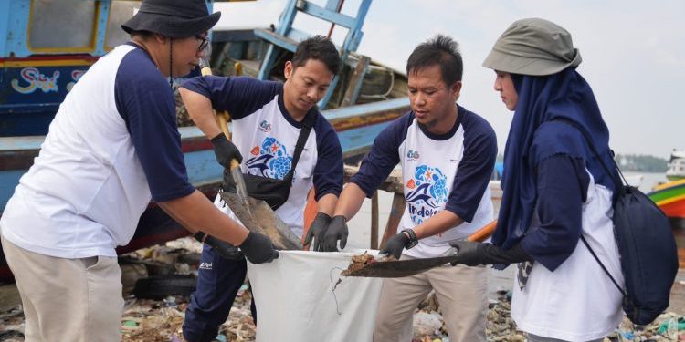 pgn bersih bersih pantai