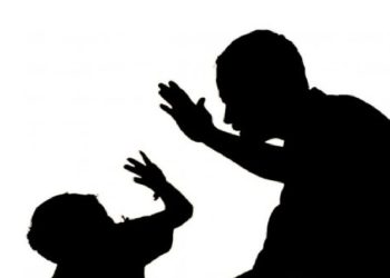 Hanya karena Kepala Terkena Bola, Guru di Sukabumi Cekik dan Jambak Siswa SD