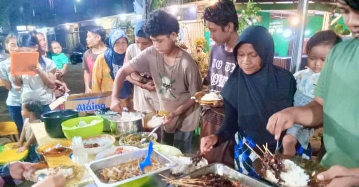 Penyuluh Agama Islam Ciputat Bagikan Daging Kurban di Wilayah Kaum Rentan