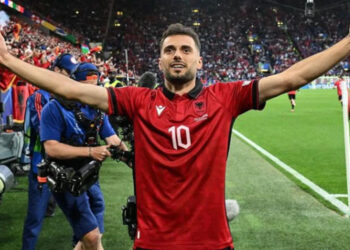 Tabrak Pot Barrier di Serpong, Seorang Pengemudi Minivan Meninggal Dunia