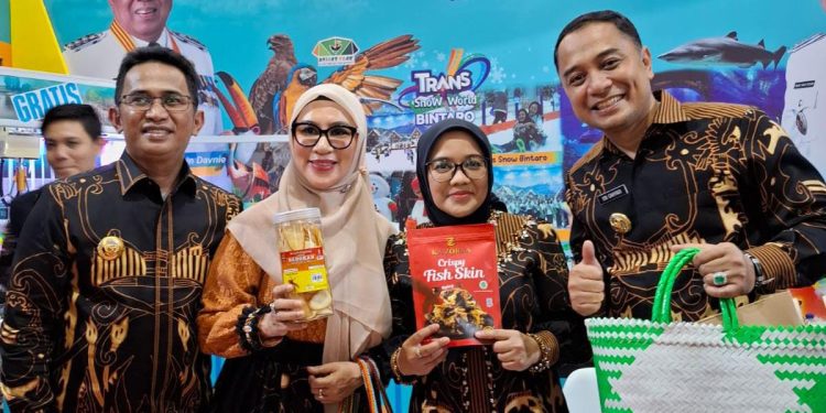Booth Tangsel Jadi Sorotan Pengunjung dalam Rakernas Apeksi 2024