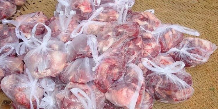 KLHK Imbau Warga Tak Pakai Kantong Plastik Sebagai Wadah Daging Kurban