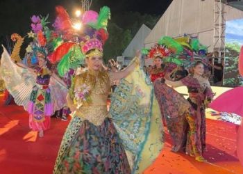 Kenakan Batik Khas, Pemkot Tangsel Tampil Menawan dalam Karnaval Budaya Nusantara Rakernas Apeksi