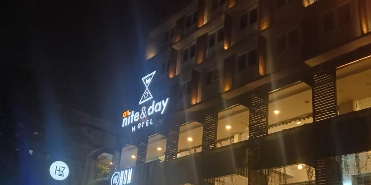 Tiga Korban Selamat Kebakaran Hotel All Nite & Day Butuh Alat Bantu Napas dan Oksigen Tambahan