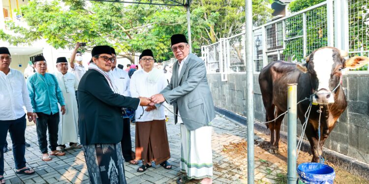 Benyamin Davnie: Idul Adha Tak Hanya Ibadah Kurban Secara Ritual