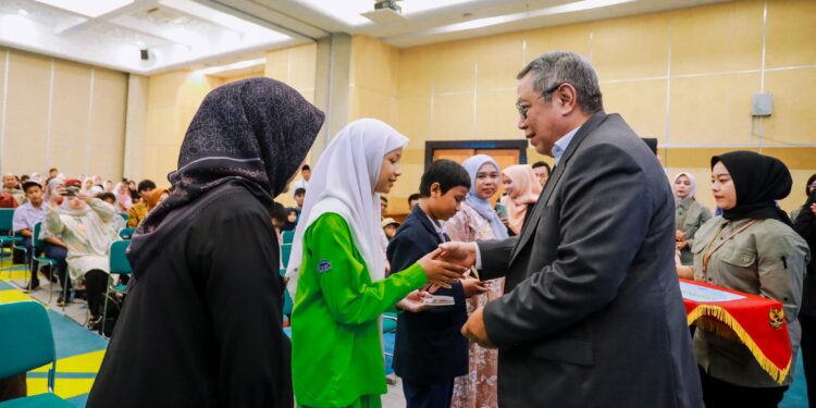 5000 Siswa Dapat Bantuan Biaya Pendidikan dari Pemkot Tangsel
