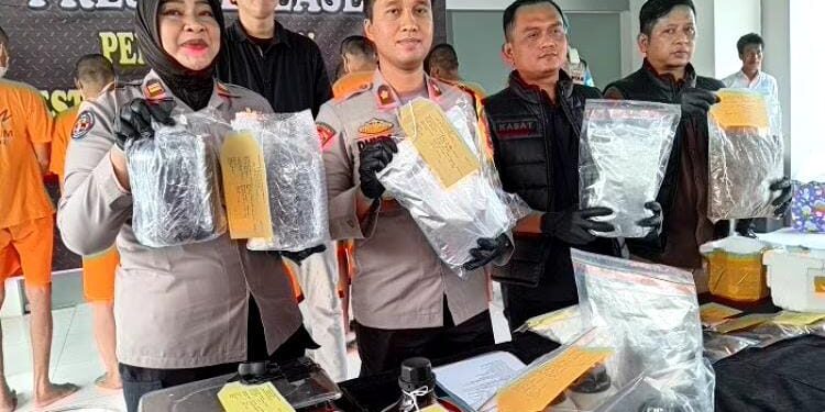 Polres Bogor Berhasil Ungkap Pabrik Tembakau Sintetis di Tangsel