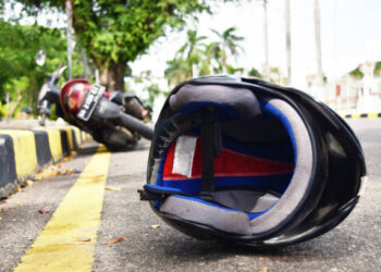 Diduga Hilang Konsentrasi, Seorang Wanita Menabrak Pagar Ruko di Serpong