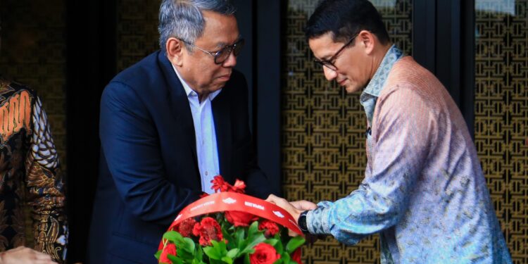Dorong Pertumbuhan Ekonomi, Wali Kota Dampingi Menparekraf Resmikan Hotel Bintang 5 di Tangsel