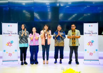 Tampilkan Karya yang Memukau, Rizki Risandi Juarai Sayembara Desain Batik Tangsel