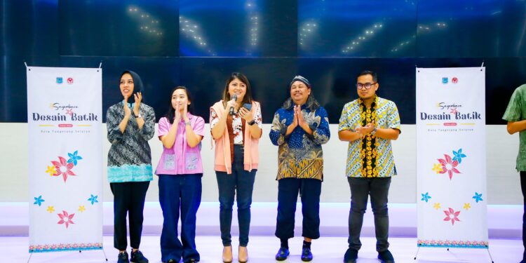 Tampilkan Karya yang Memukau, Rizki Risandi Juarai Sayembara Desain Batik Tangsel