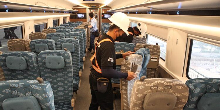 Bantal Sandaran Kereta Whoosh Hilang, KCIC: Ini Sudah Keenam Kalinya