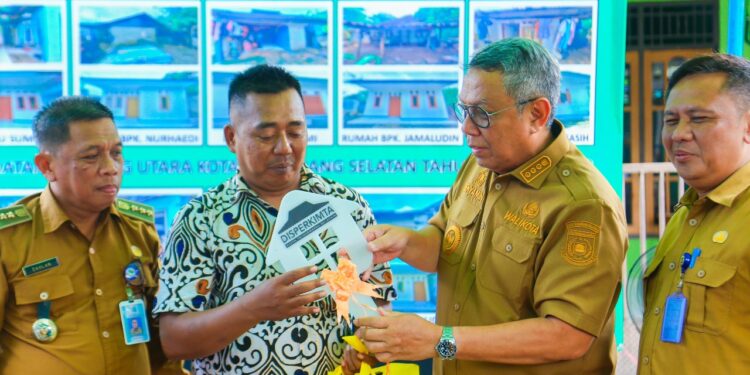Benyamin Davnie Resmikan 70 Unit Rumah Layak Huni di Serpong Utara