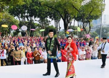 Presiden Jokowi Beserta Istri Hadir dalam Hari Kebaya Nasional 2024