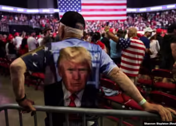 Insiden Penembakan Viral, Suvenir Gambar Donald Trump Banjir Pembeli