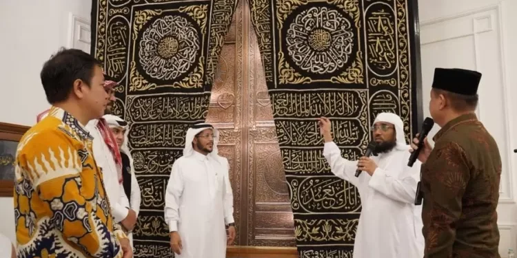 Kiswah Ka’bah Sudah Diganti, Sesuai Tradisi Tahunan di Arab Saudi