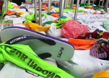 Unik, Jamaah Haji Asal Jawa Timur Menandai Koper dengan Boneka hingga Sandal