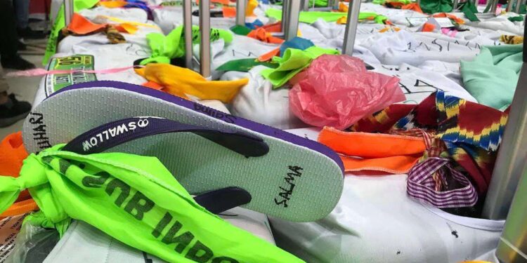 Unik, Jamaah Haji Asal Jawa Timur Menandai Koper dengan Boneka hingga Sandal