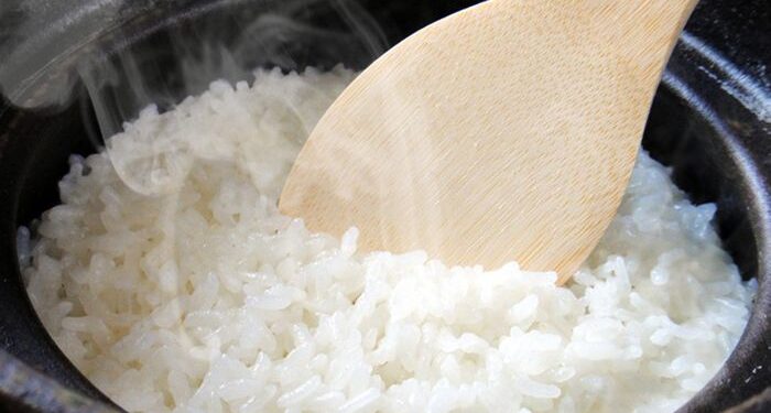 Begini Cara Masak Nasi yang Aman Agar Tak Lekas Basi